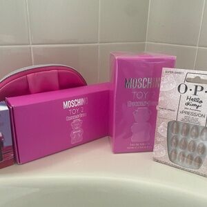 MOSCHINO BUBBLE GUM fragrance set bundle!